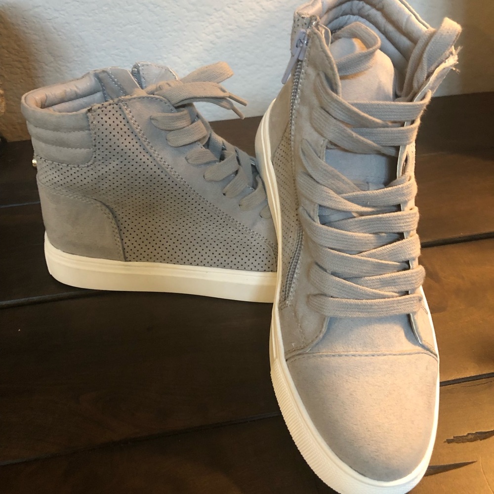 Steve Madden EIRIS High Top Sneaker NWOT